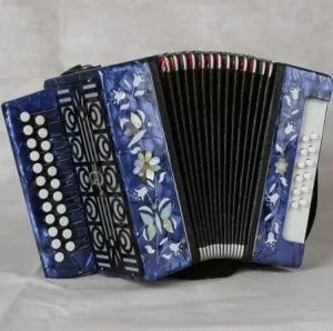 «Тульская Гармонь» Гармонь «Сказка» 23х12-I двухрядная, одноголосая.