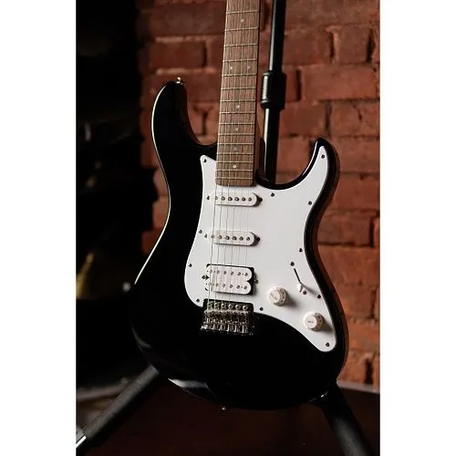 Yamaha Pacifica012 BL Электрогитара (Б/У).