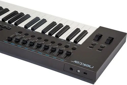 Nektar Impact LX49+ USB MIDI клавиатура.