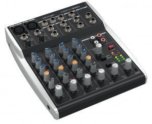 Behringer XENYX 802S Микшерный пульт.